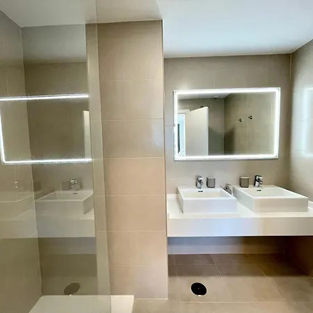 Three Bedroom Vacation Paradise شقة