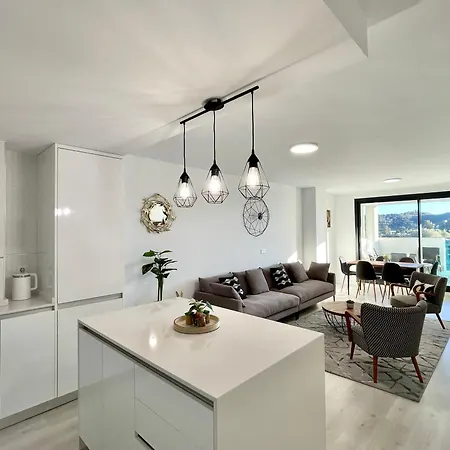 公寓 Three Bedroom Vacation Paradise 丰希罗拉