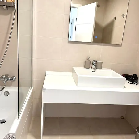 Three Bedroom Vacation Paradise شقة *