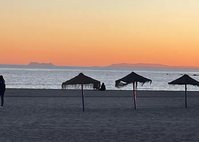 Апартаменти Three Bedroom Vacation Paradise