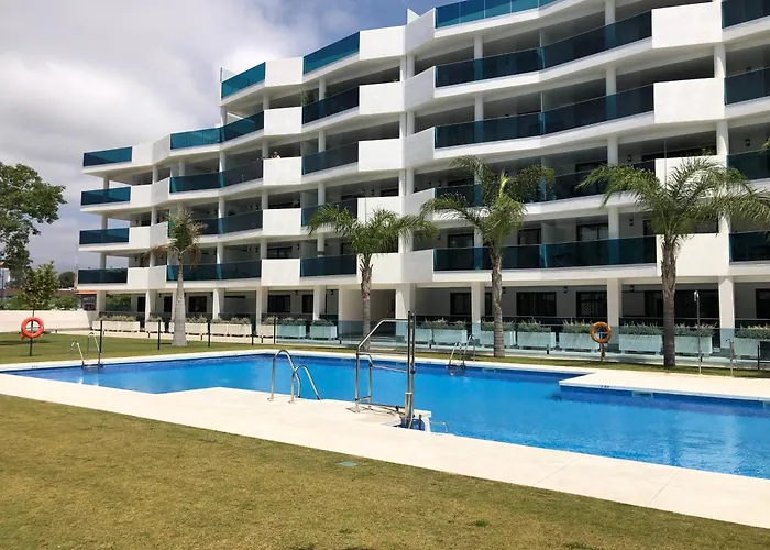 Апартаменти Three Bedroom Vacation Paradise